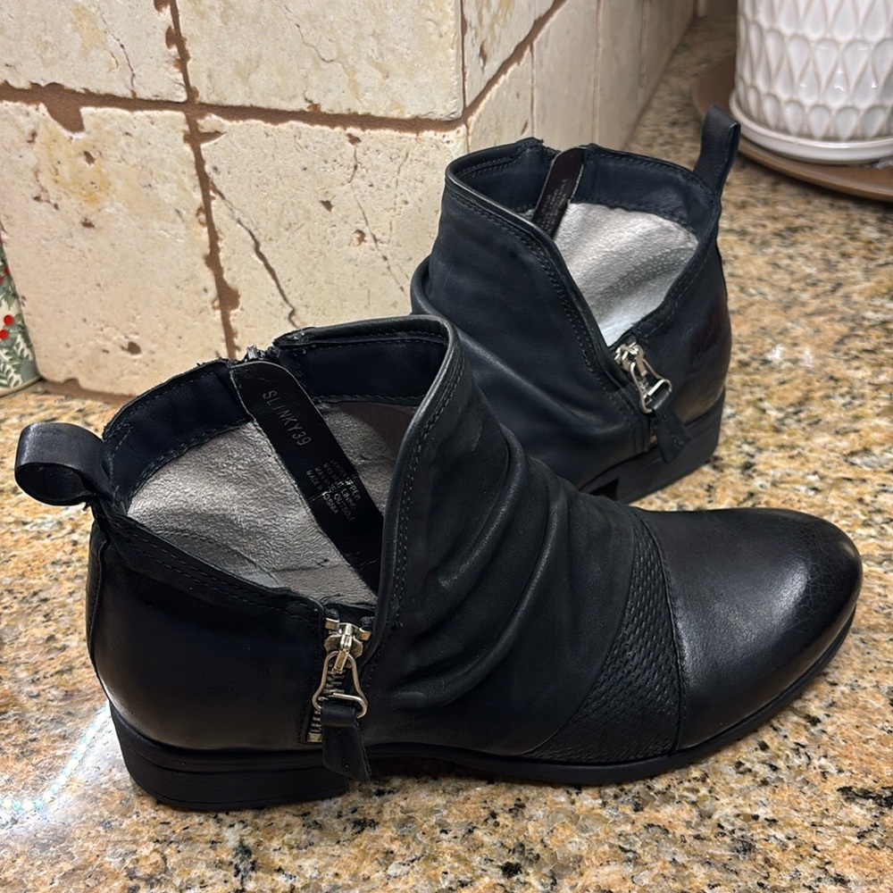 Mix Mooz Slinky Boots
